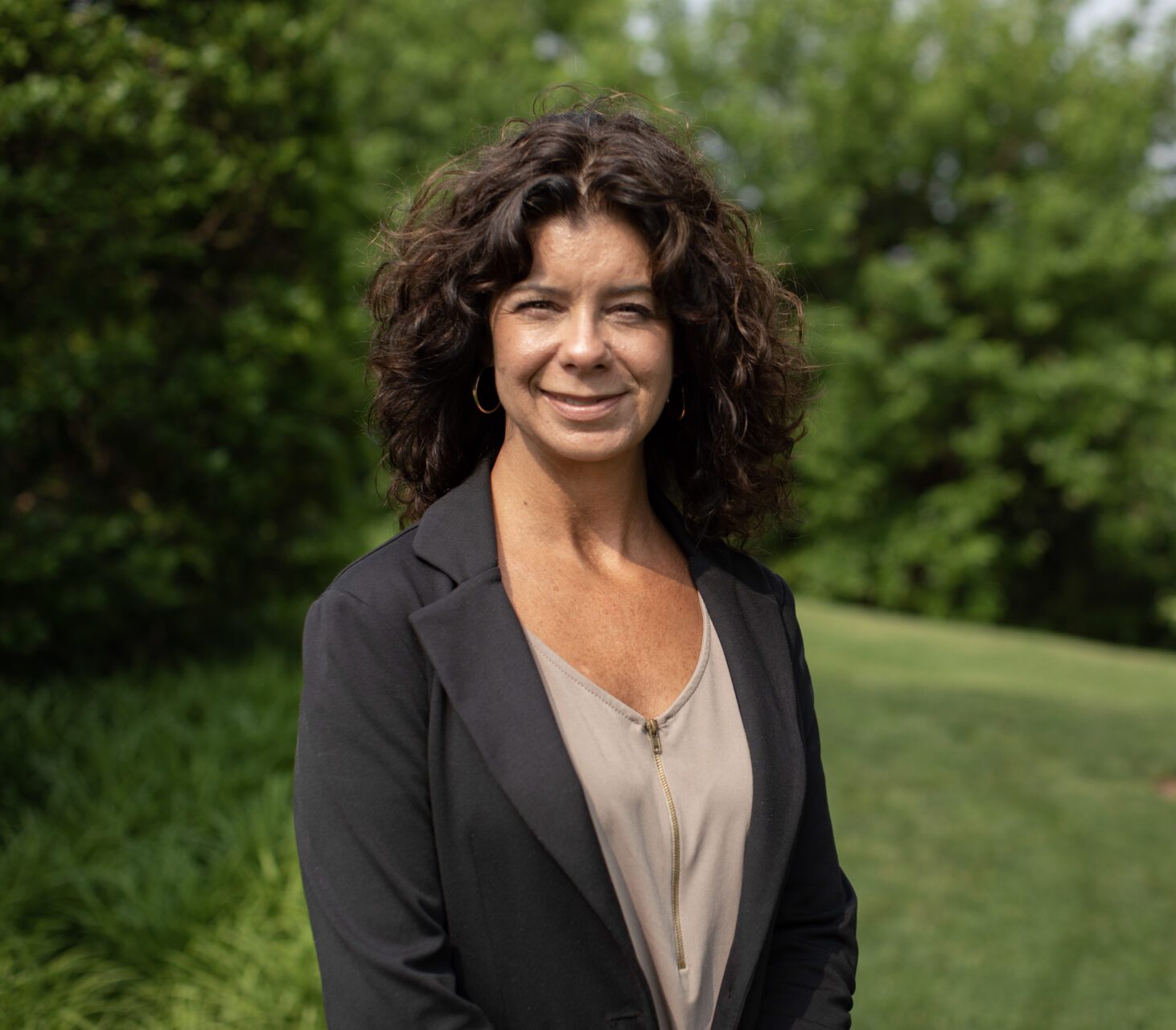 Outdoors headshot of Dianne White